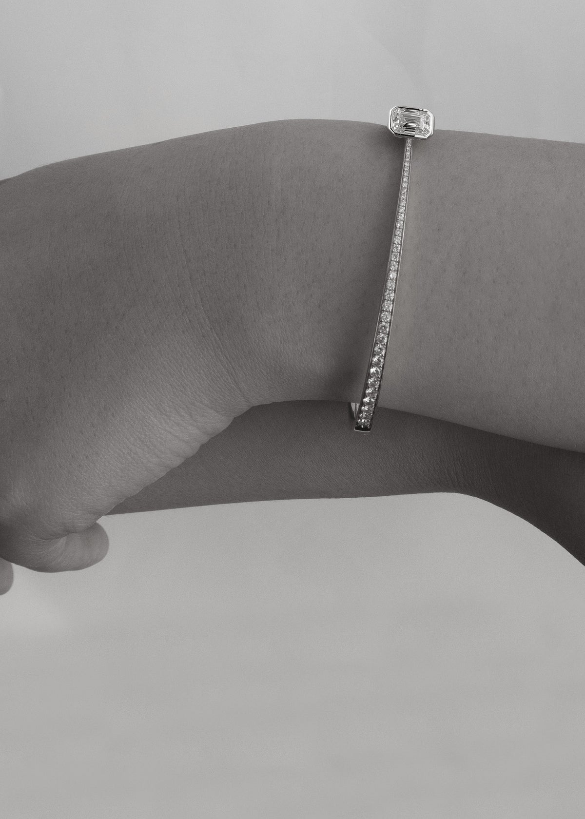 Emerald Crescendo Bloom Bracelet