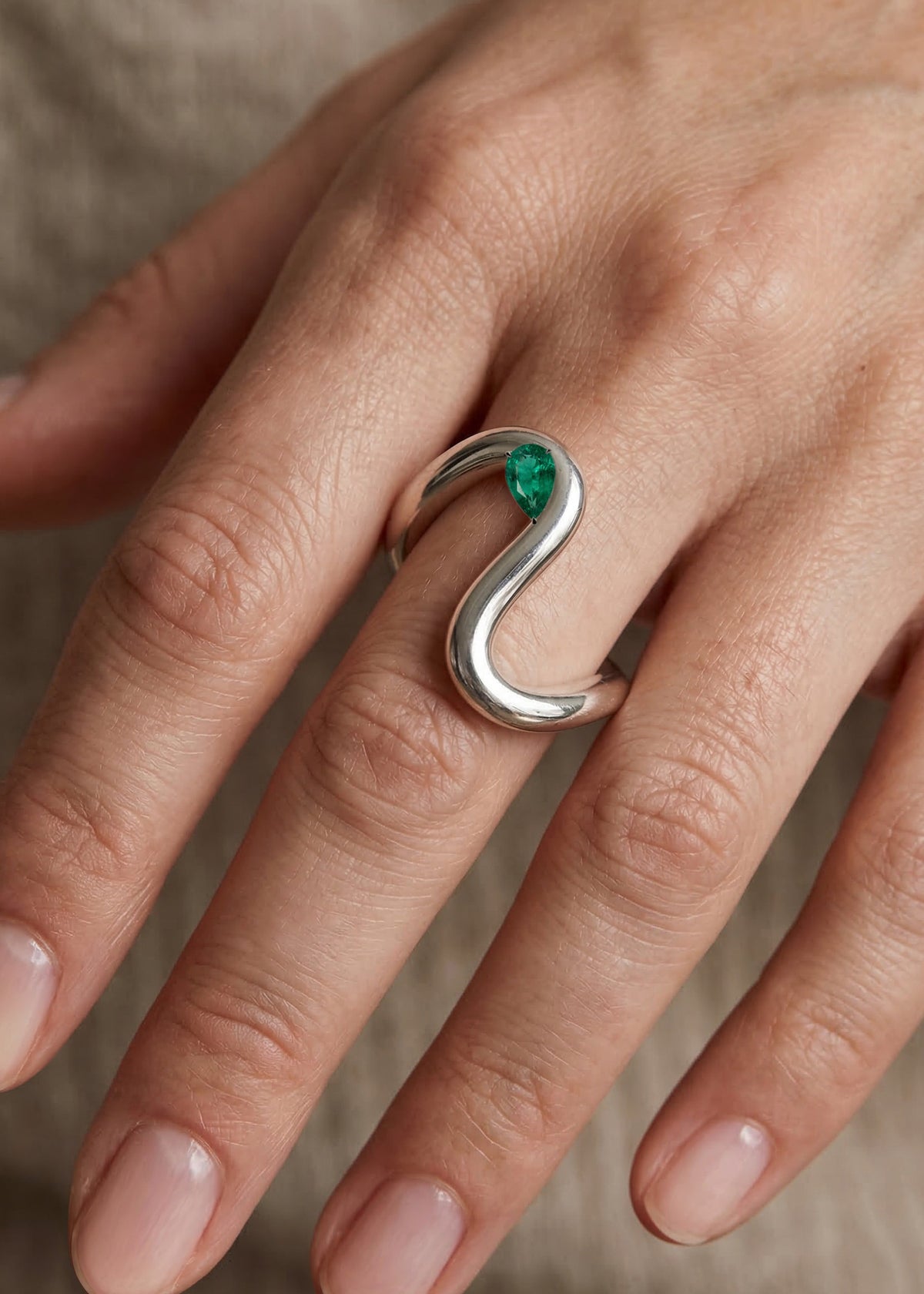 Trace Emerald Cloud Ring