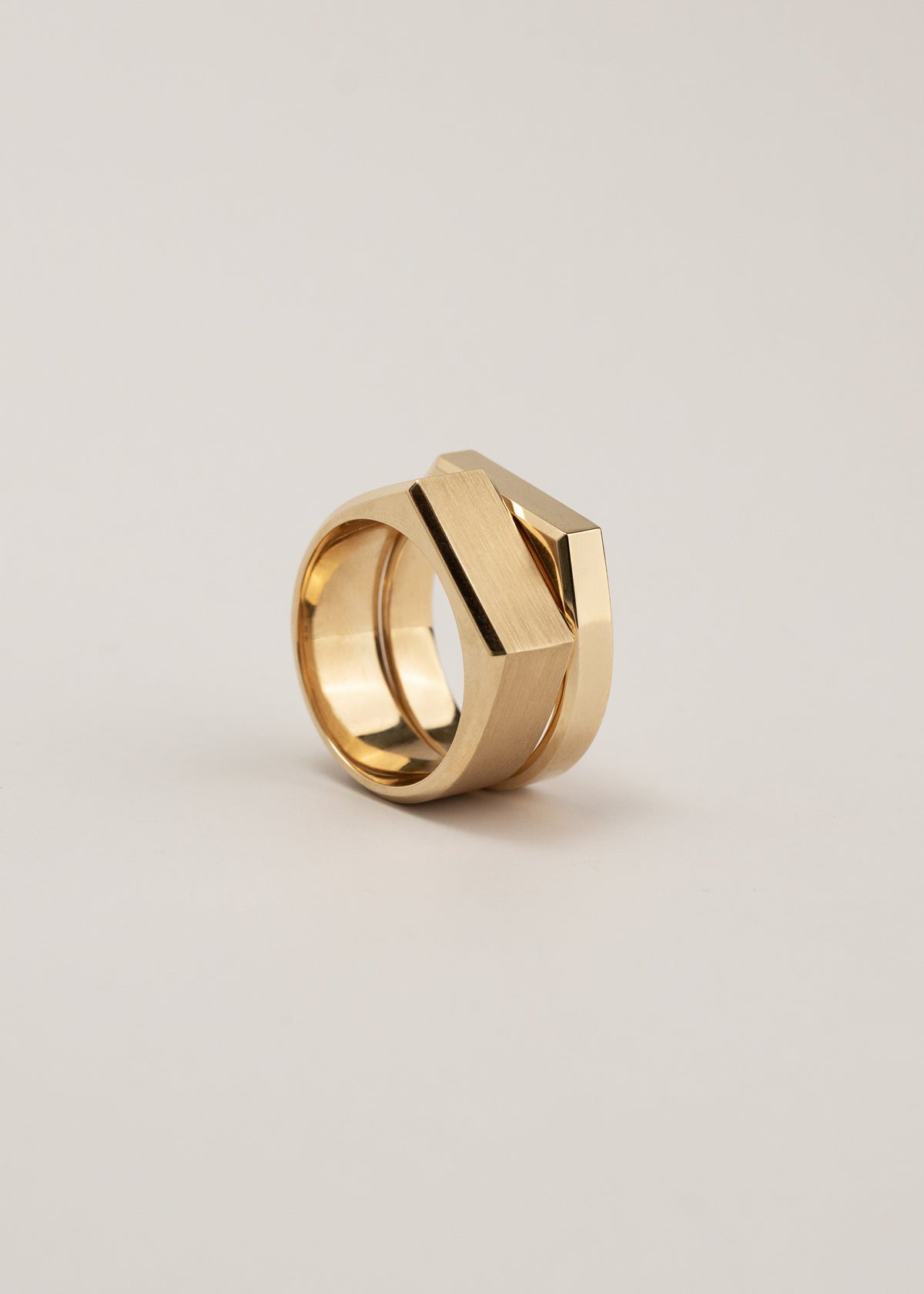Grande Tour Signet Ring