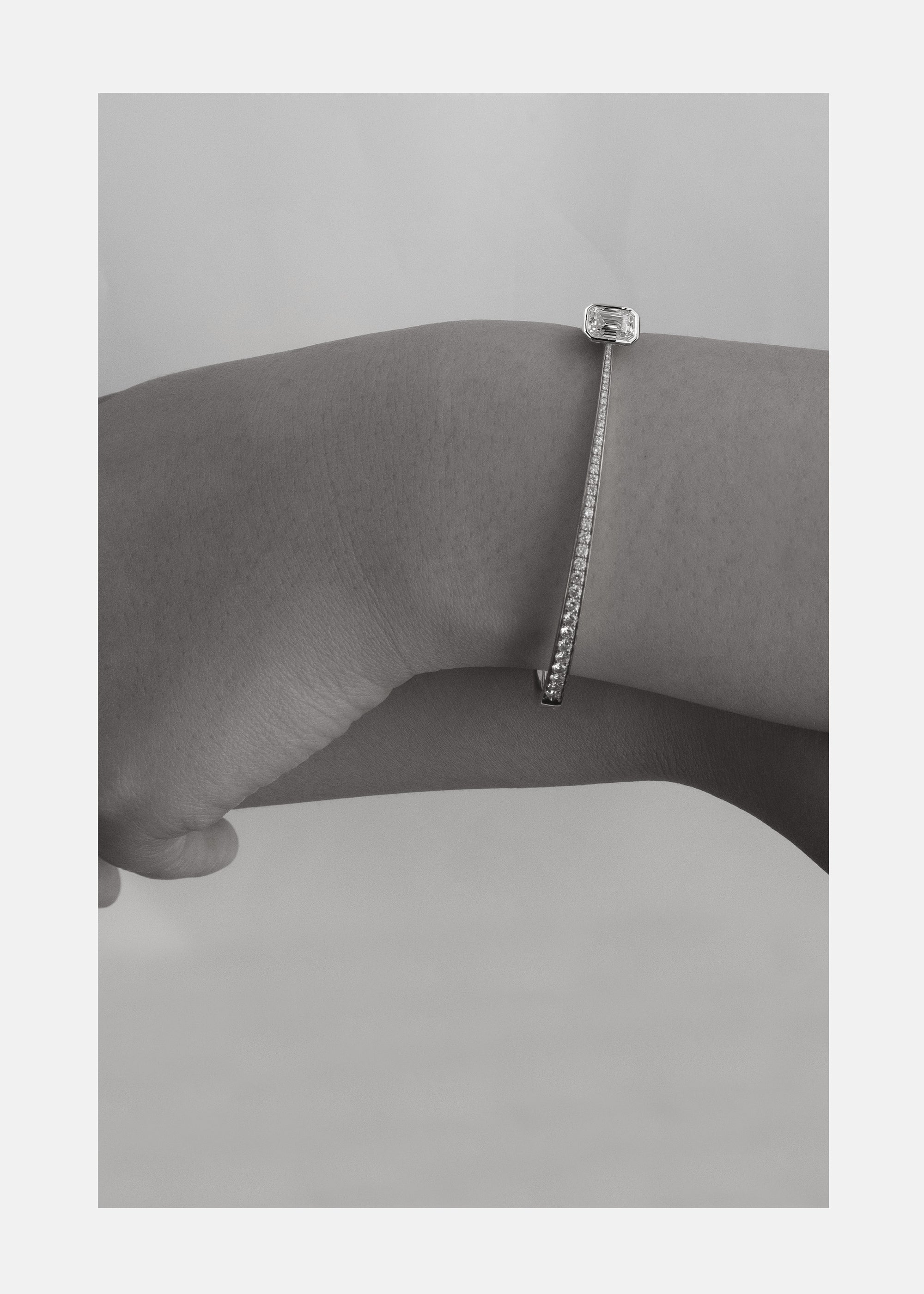 Emerald Crescendo Bloom Bracelet