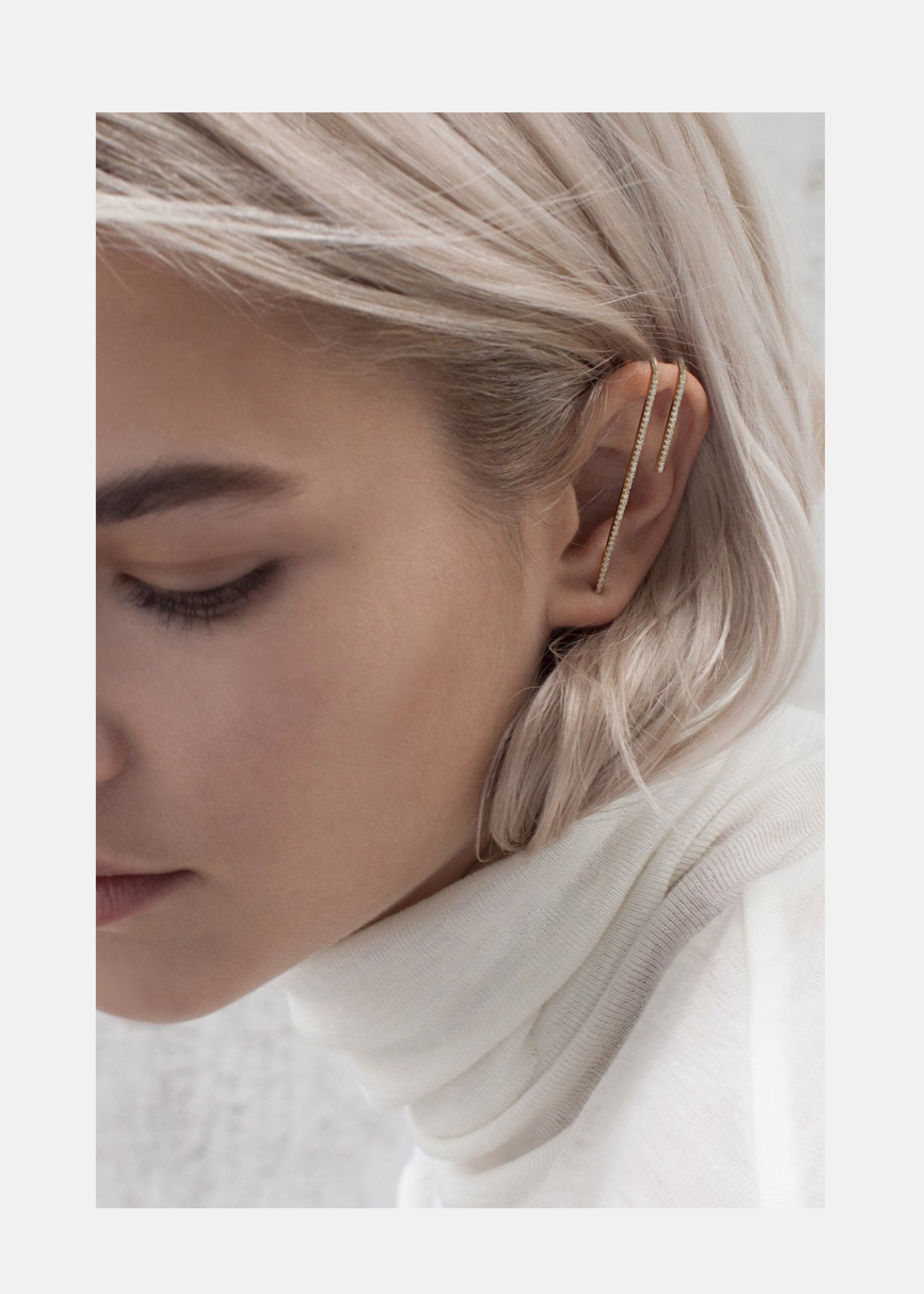 Mono Pavé Ear Pin