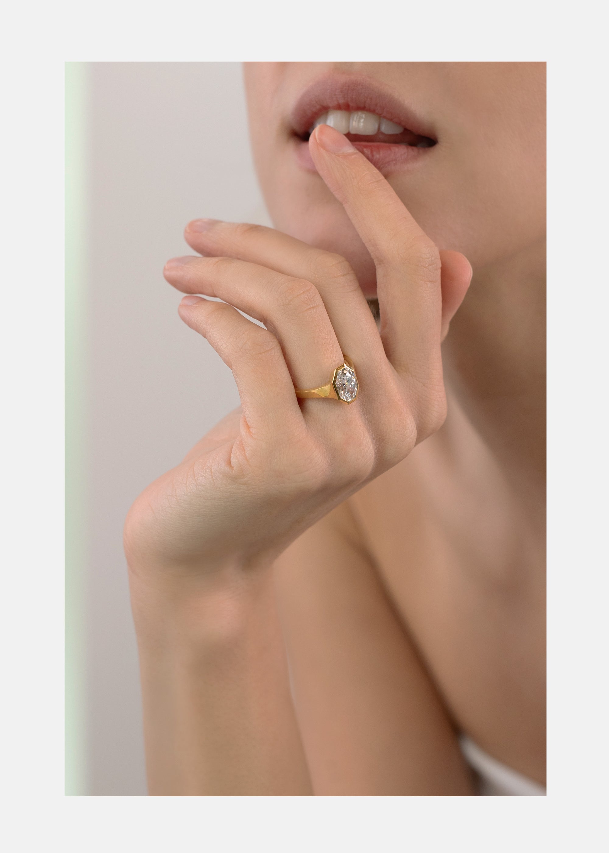 Cosma Oval Diamond Ring