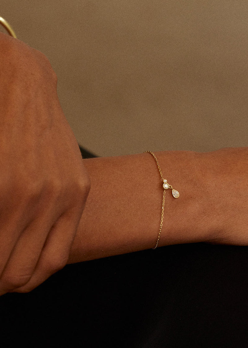 Pear Serif Bracelet