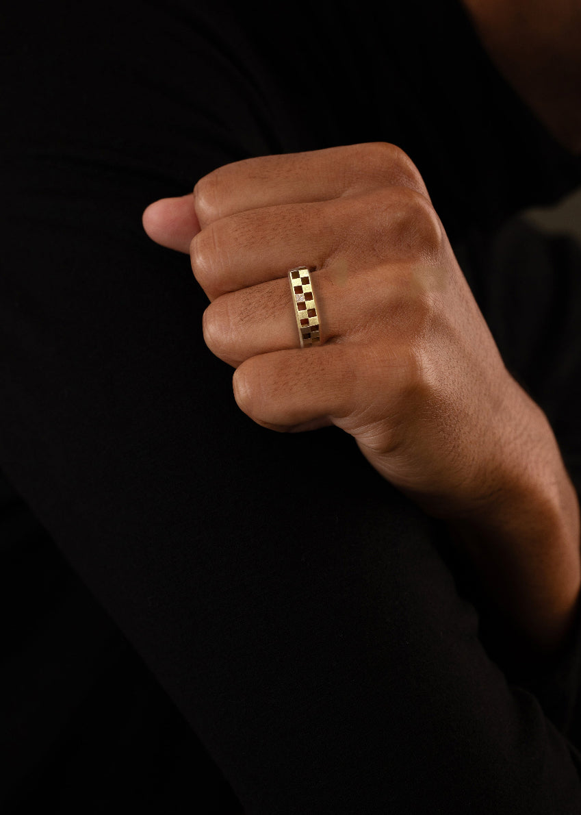 Anerise Signet Ring - Single Diamond