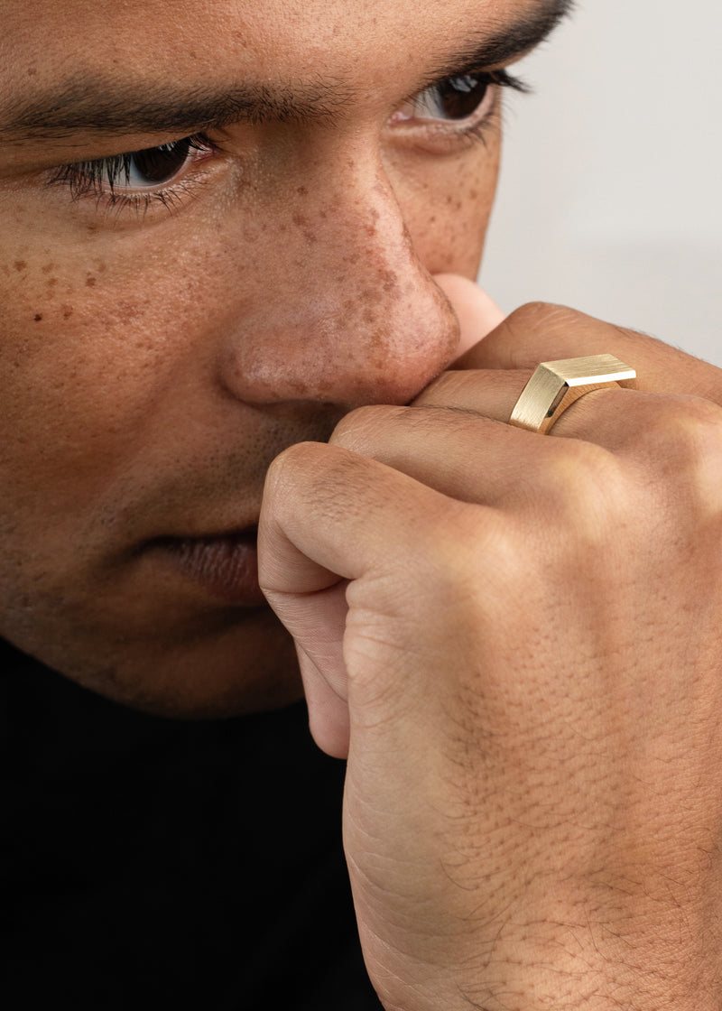 Tour Signet Ring