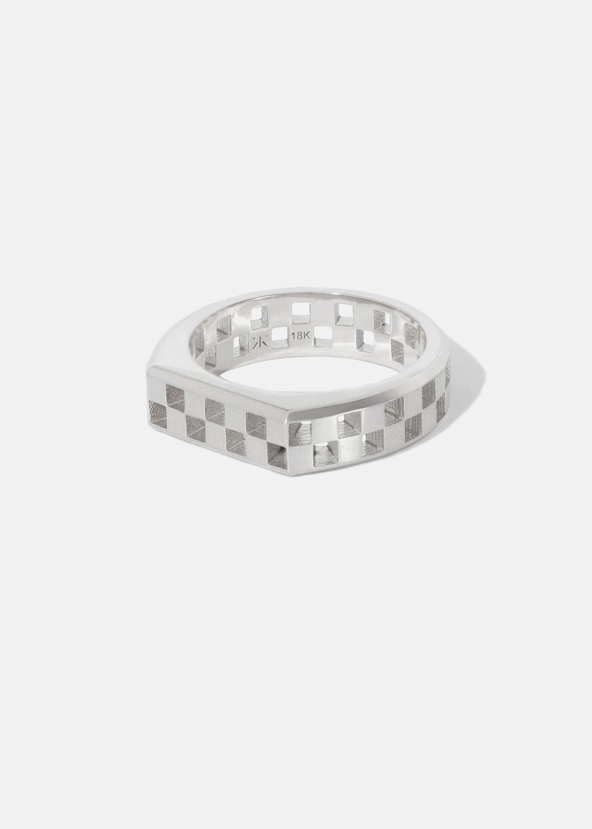 Anerise Tour Signet Ring