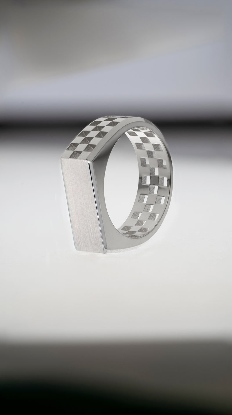 Grande Tour Top Anerise Signet Ring