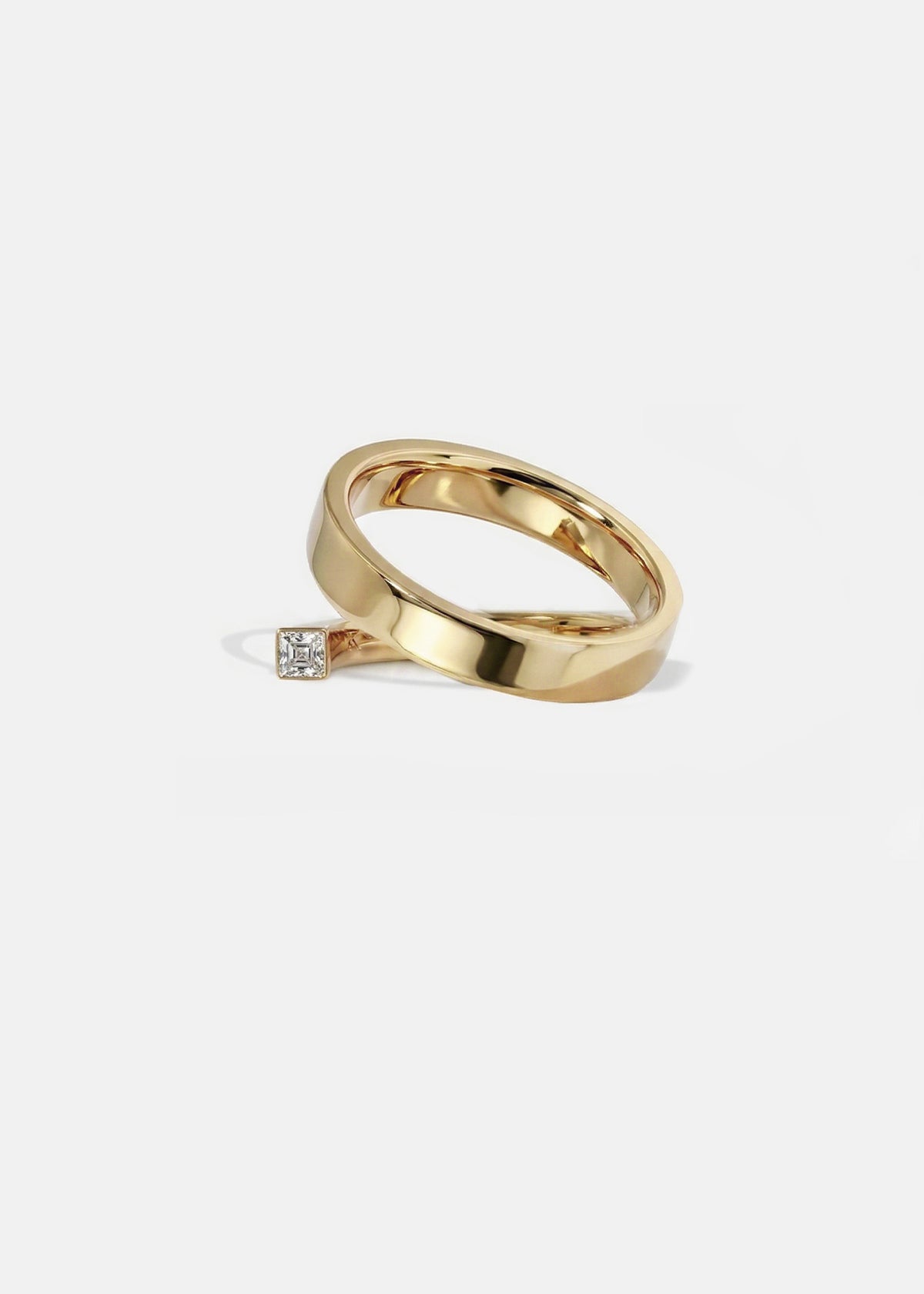 Carré Crescendo Flare Ring