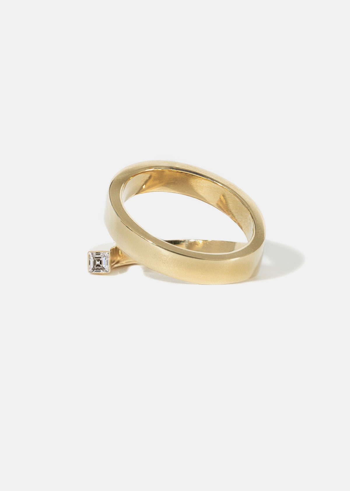 Carré Crescendo Flare Ring