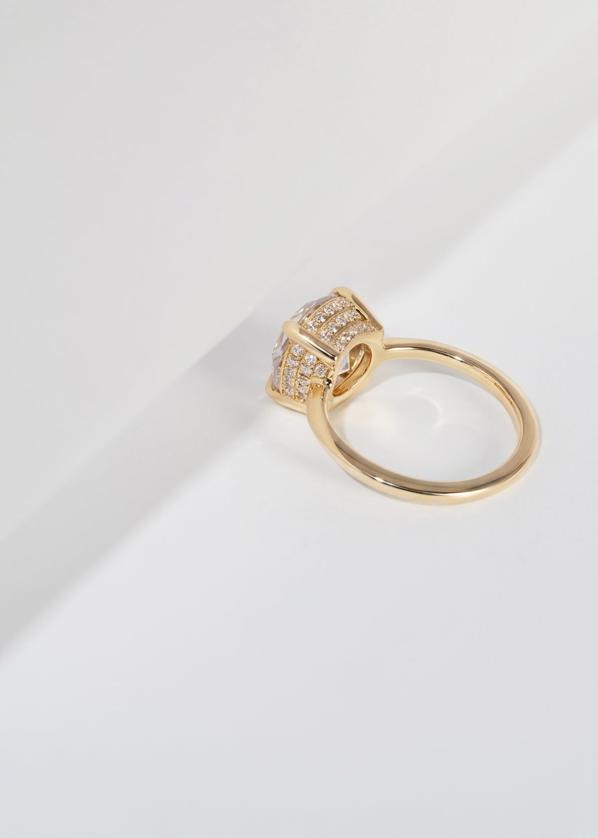Cerré Solitaire Ring