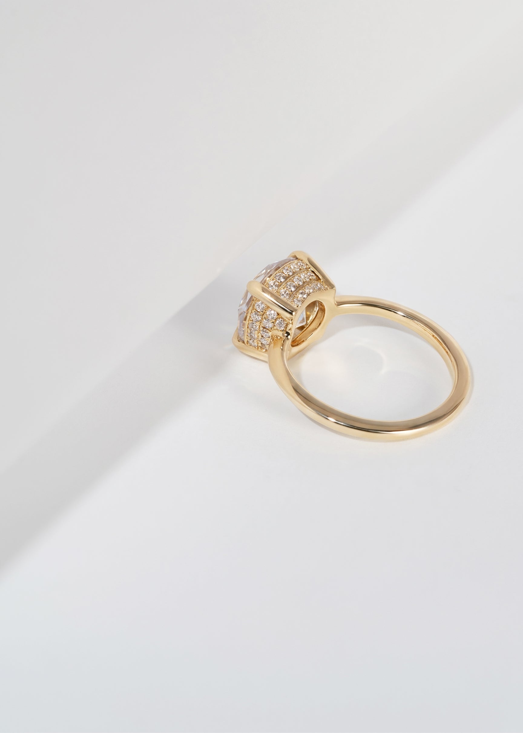 Cerré Solitaire Ring