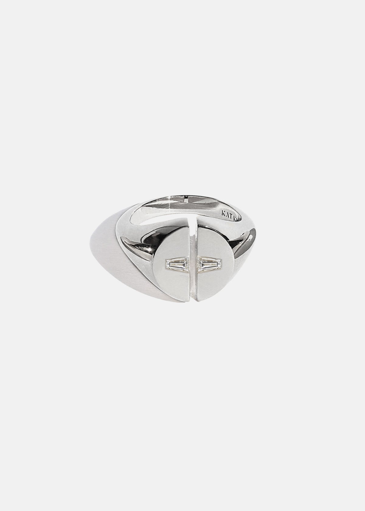 Cove Signet Ring - Tapered Baguettes