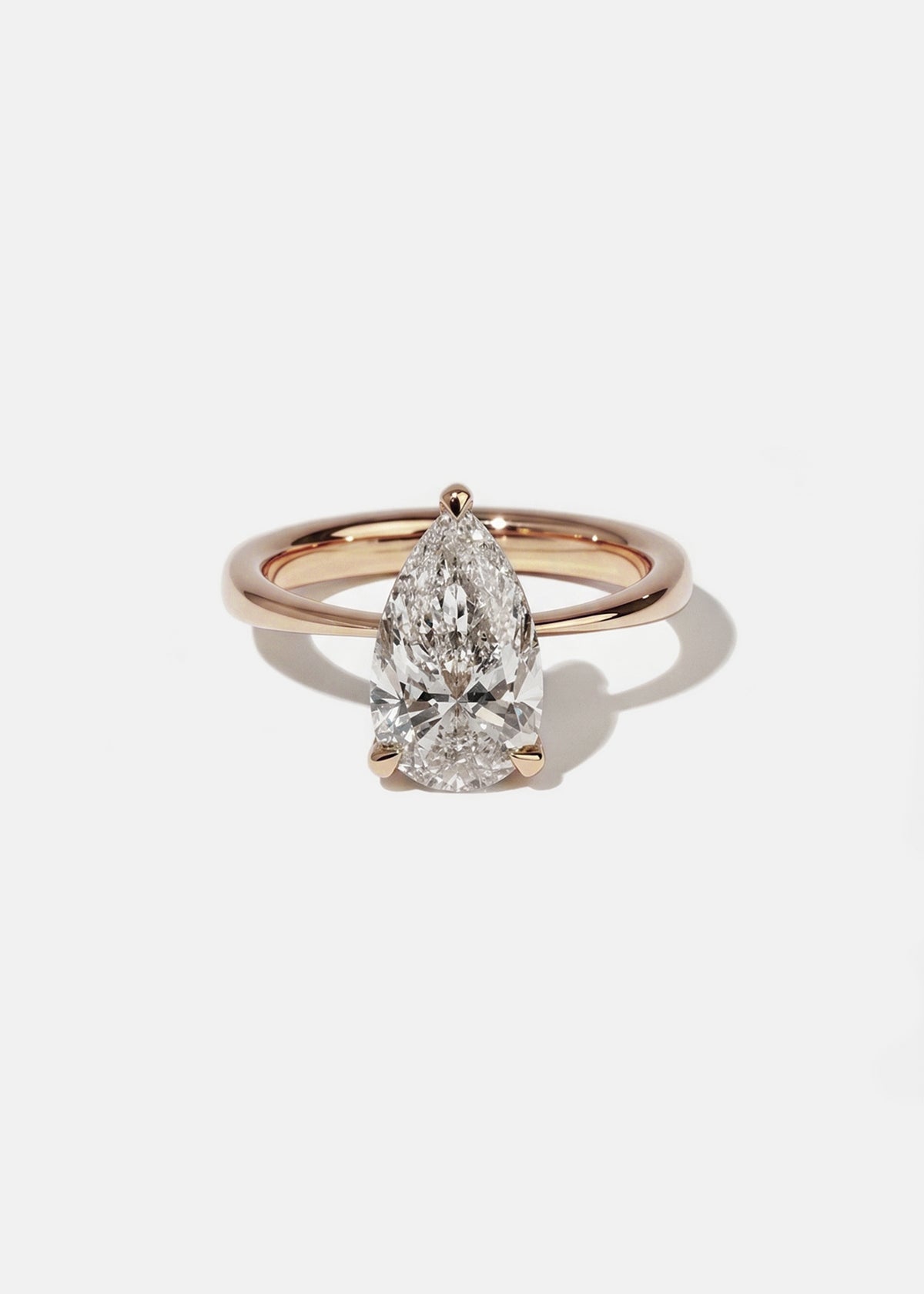 Éternal Pear Diamond Ring