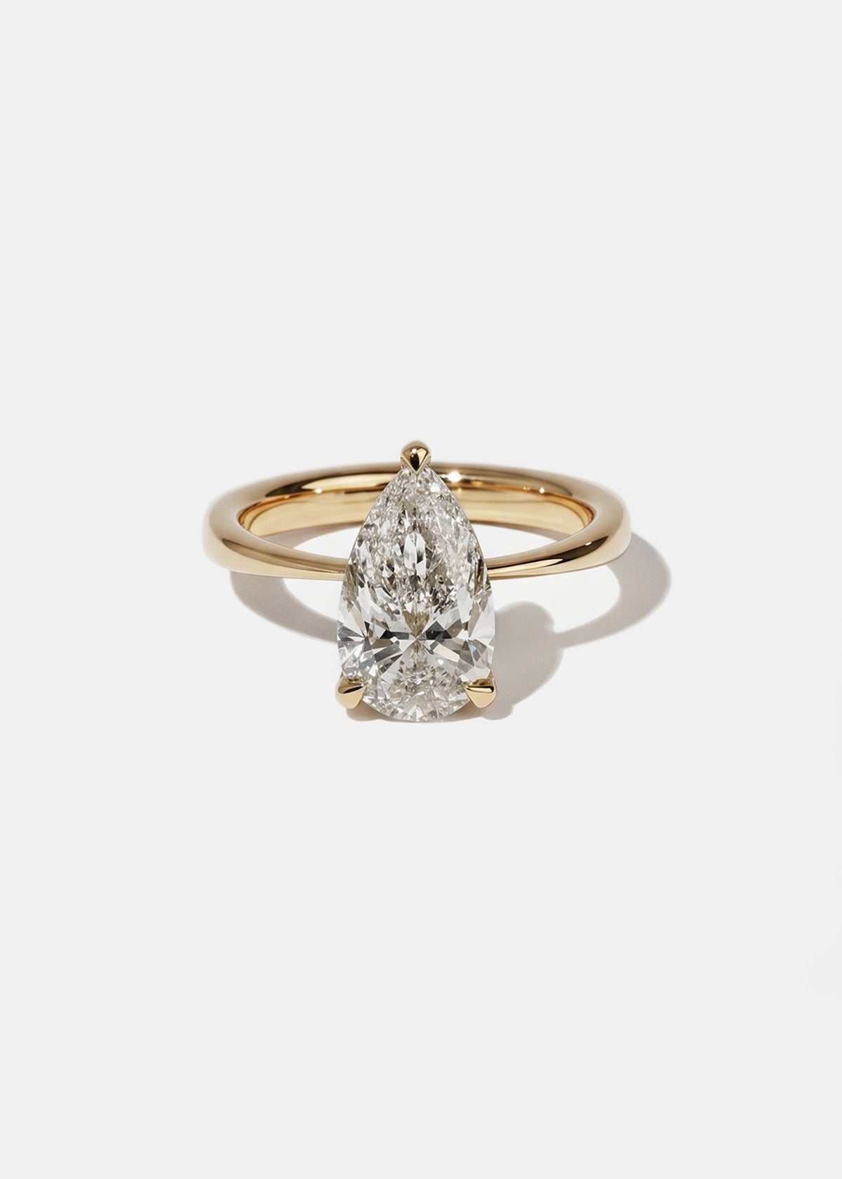 Éternal Pear Diamond Ring