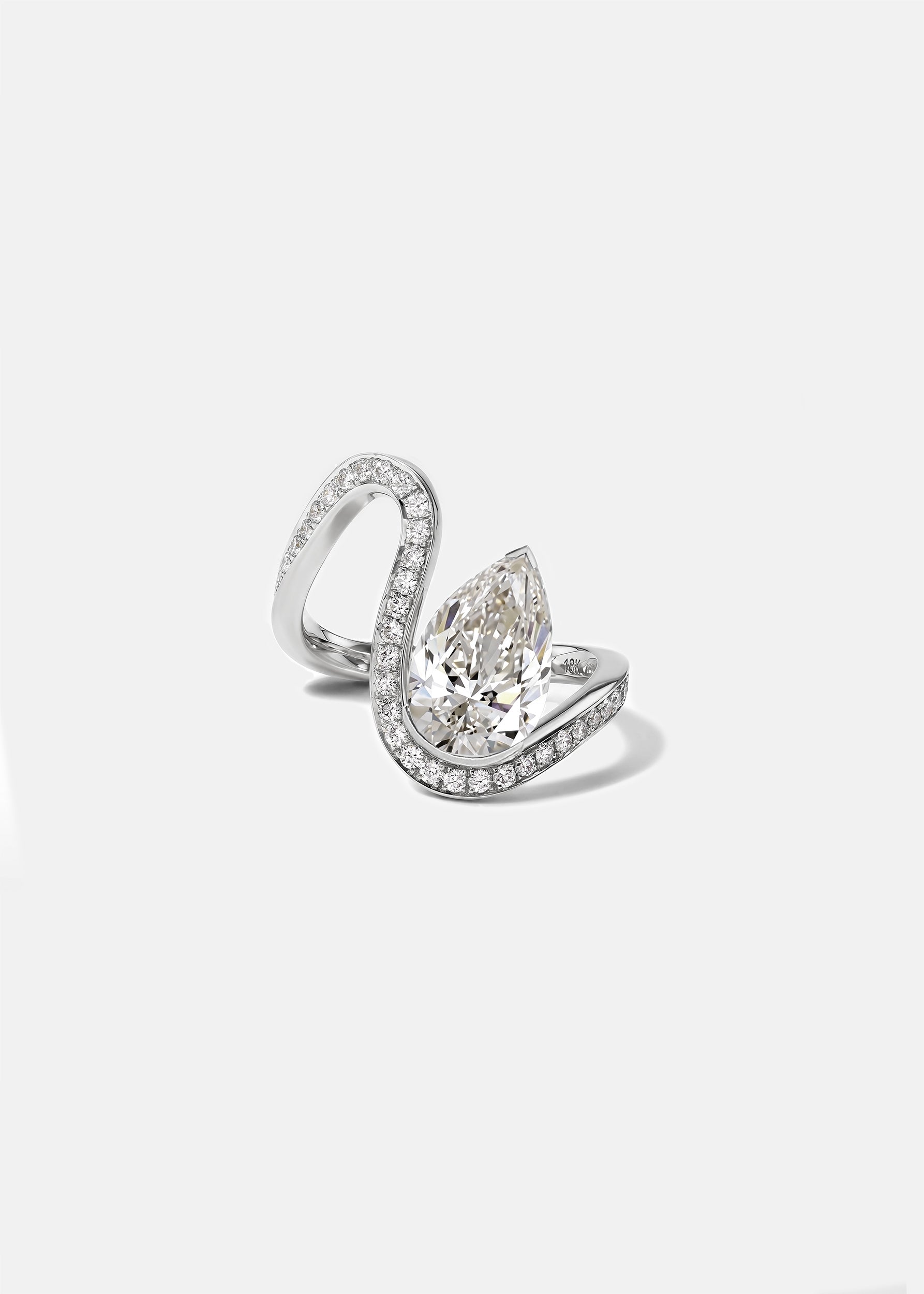 Floating Diamond Trace Pavé Ring