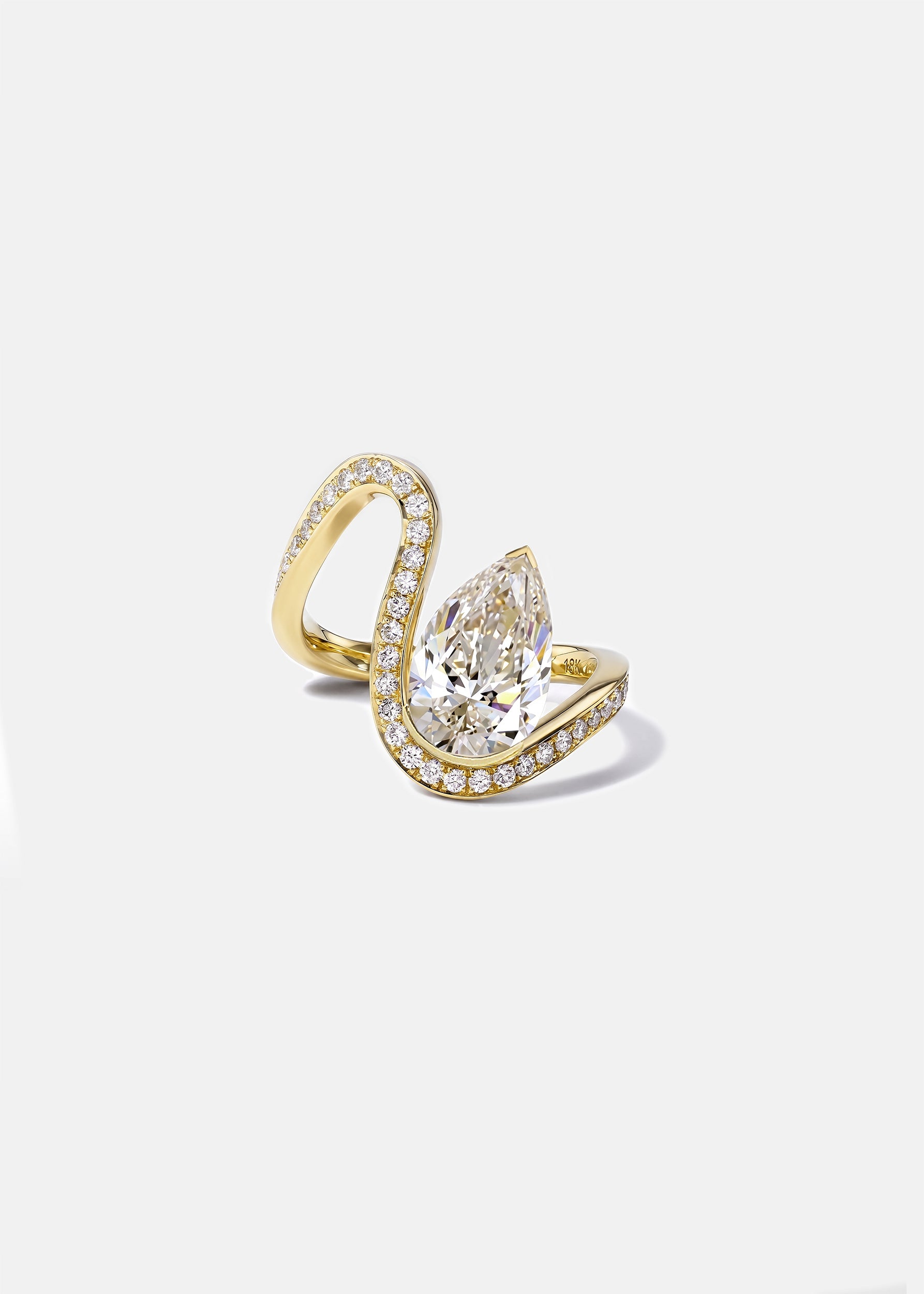 Floating Diamond Trace Pavé Ring