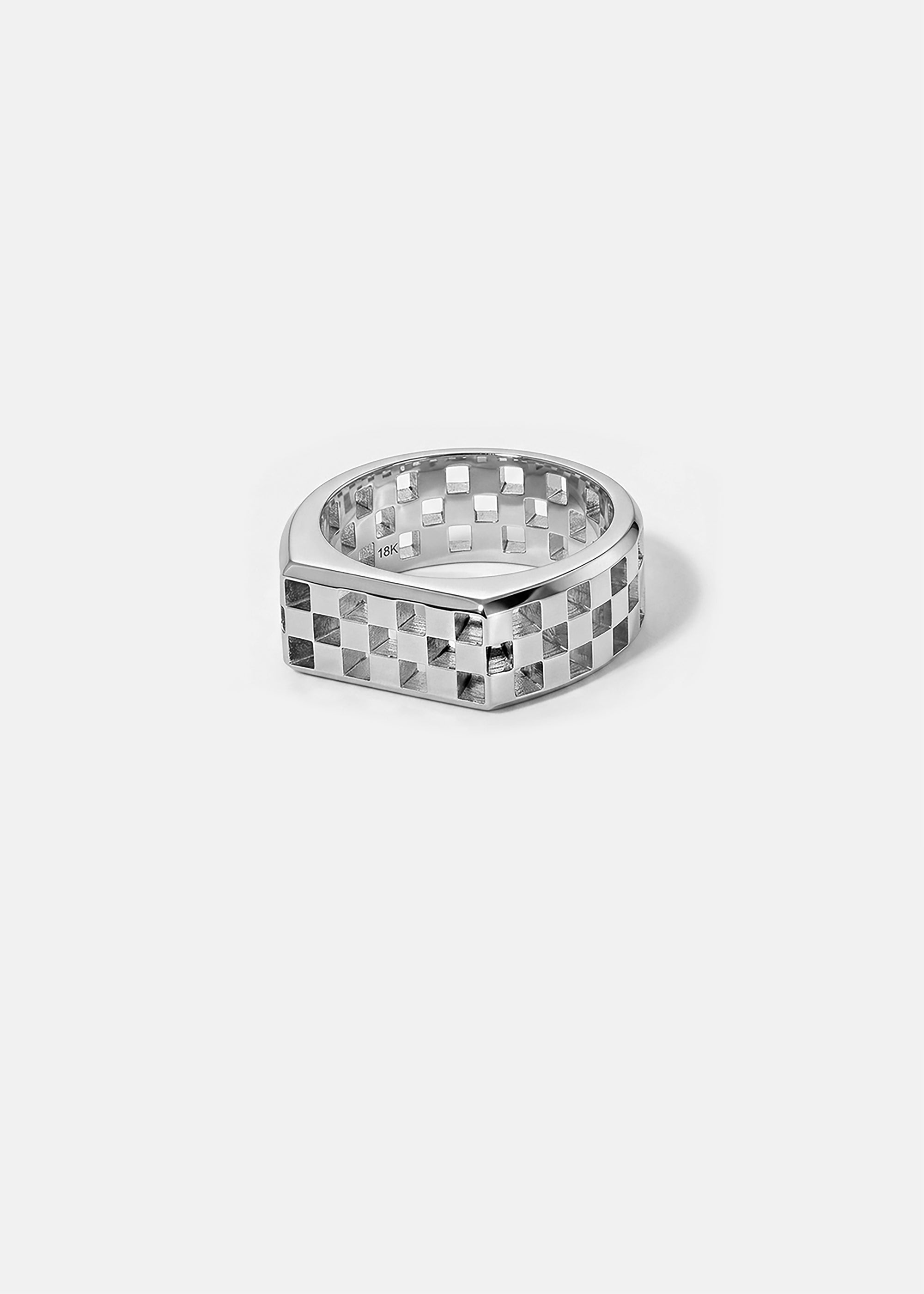 Grande Anerise Tour Signet Ring