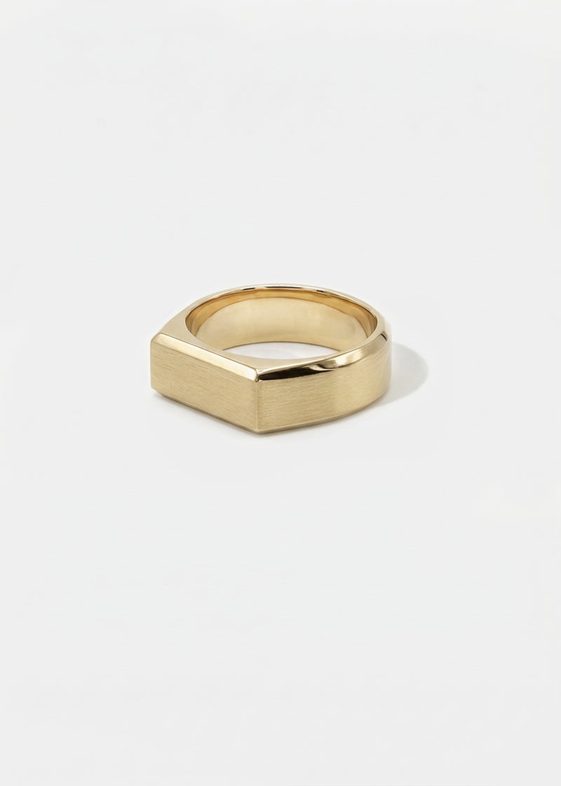 Grande Tour Signet Ring