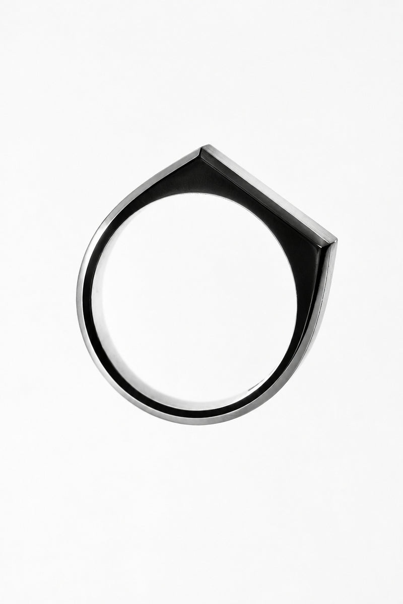 Anerise Tour Signet Ring