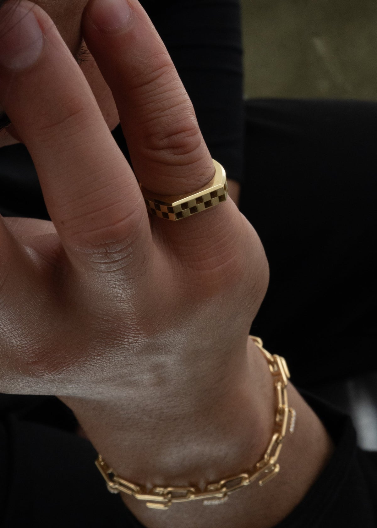 .925 Anerise Tour Signet Ring