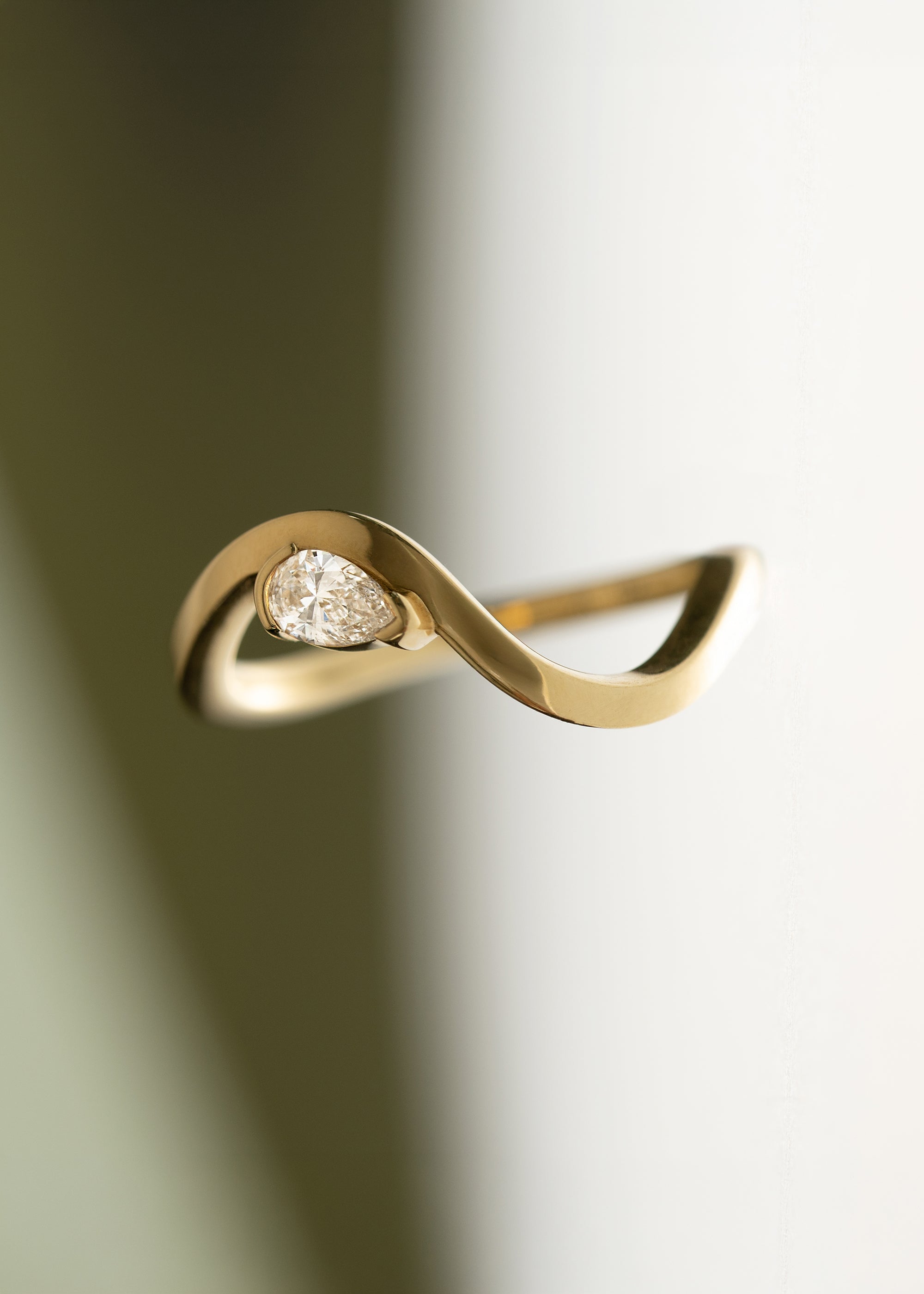 Petite Diamond Trace Band