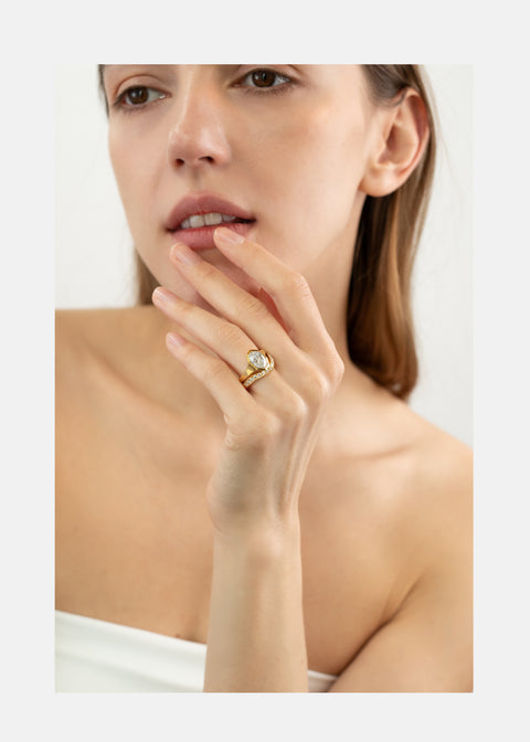 Cosma Oval Diamond Ring