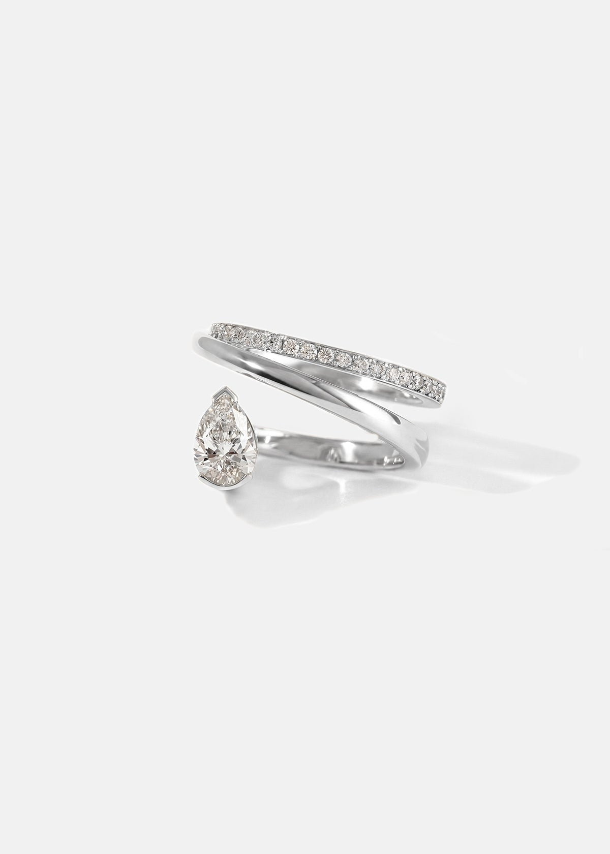 Pear Crescendo Pinky Ring
