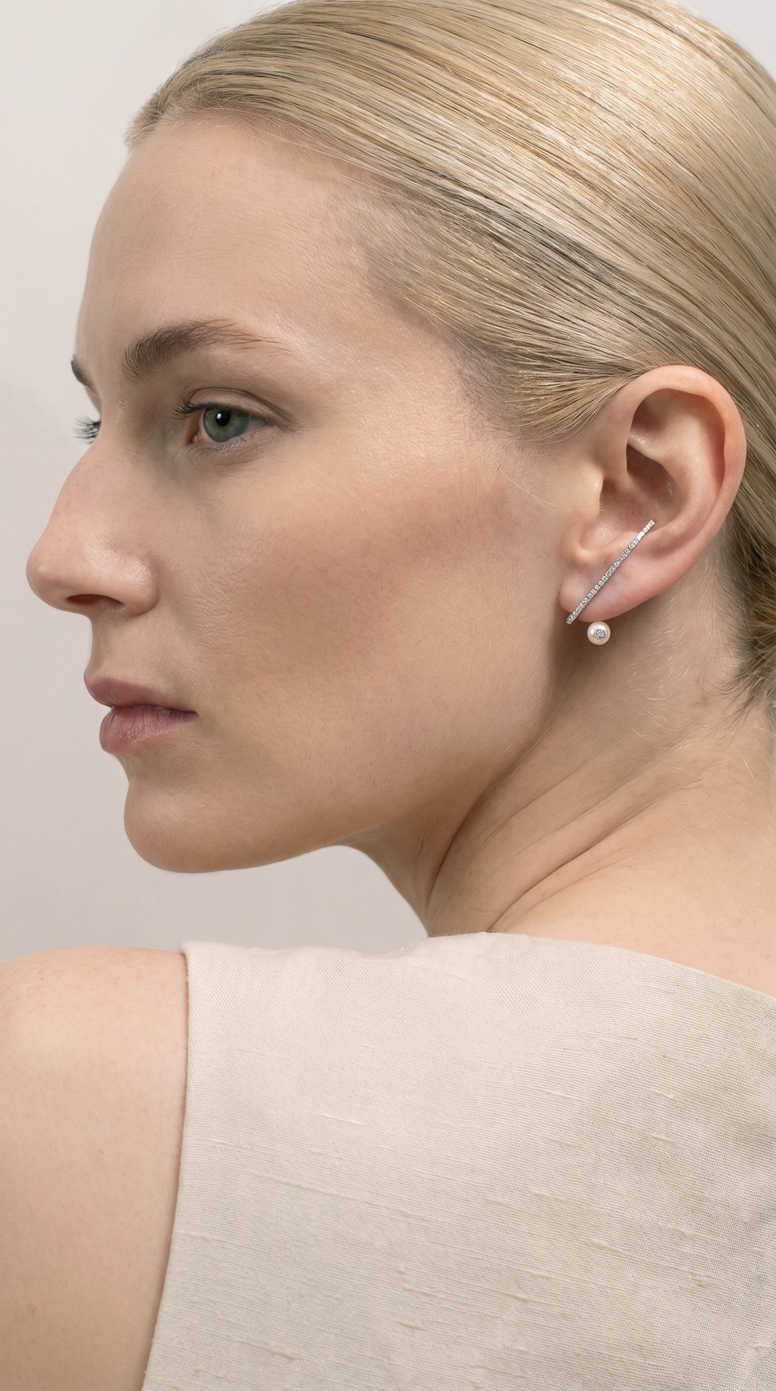 Crescendo Flare Pearl Pavé Earring