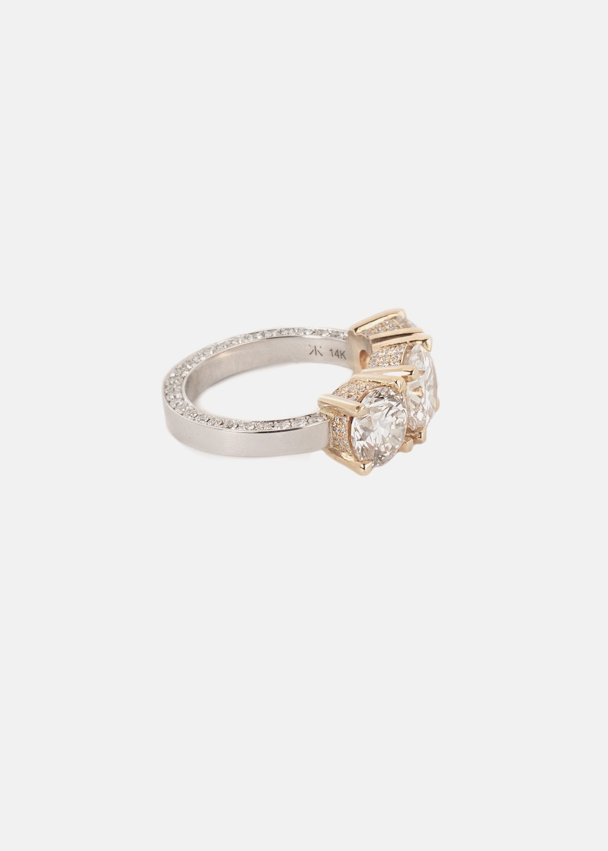 Three Stone Cerré Ring