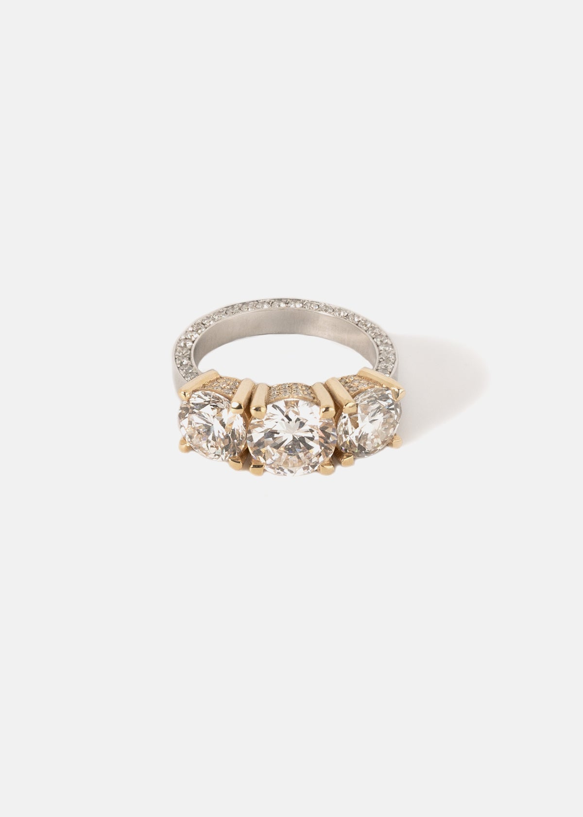 Three Stone Cerré Ring