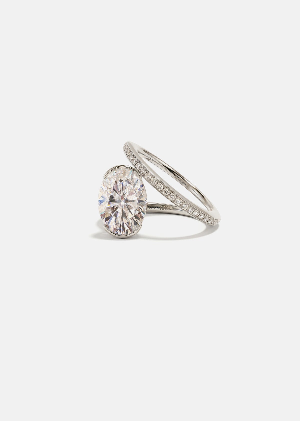 Oval Crescendo Flare Pavé Ring