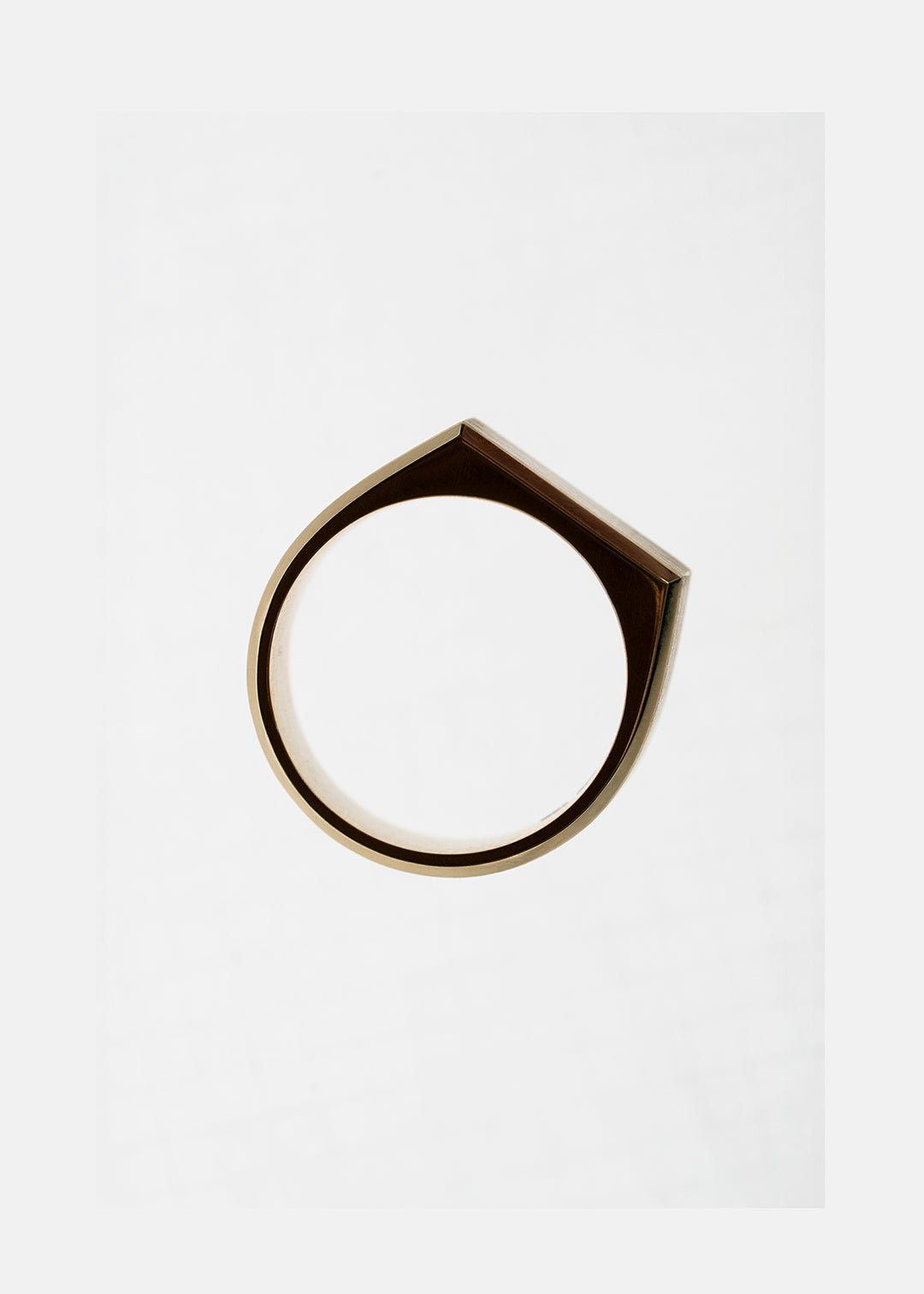 Grande Anerise Tour Signet Ring