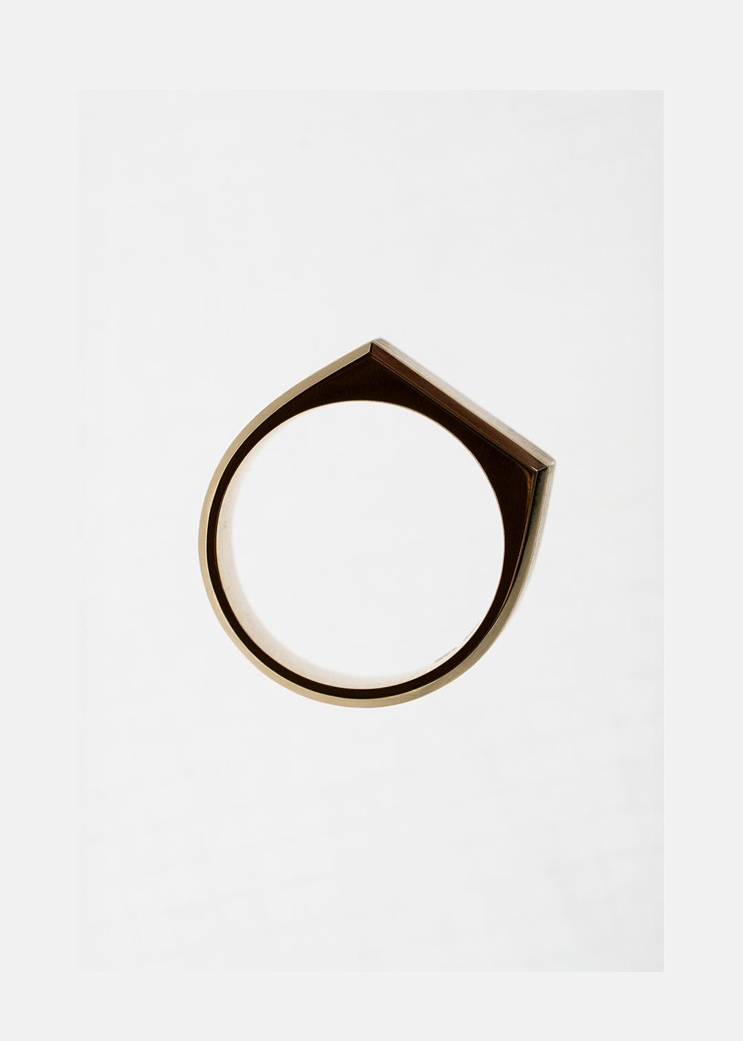 Anerise Tour Signet Ring