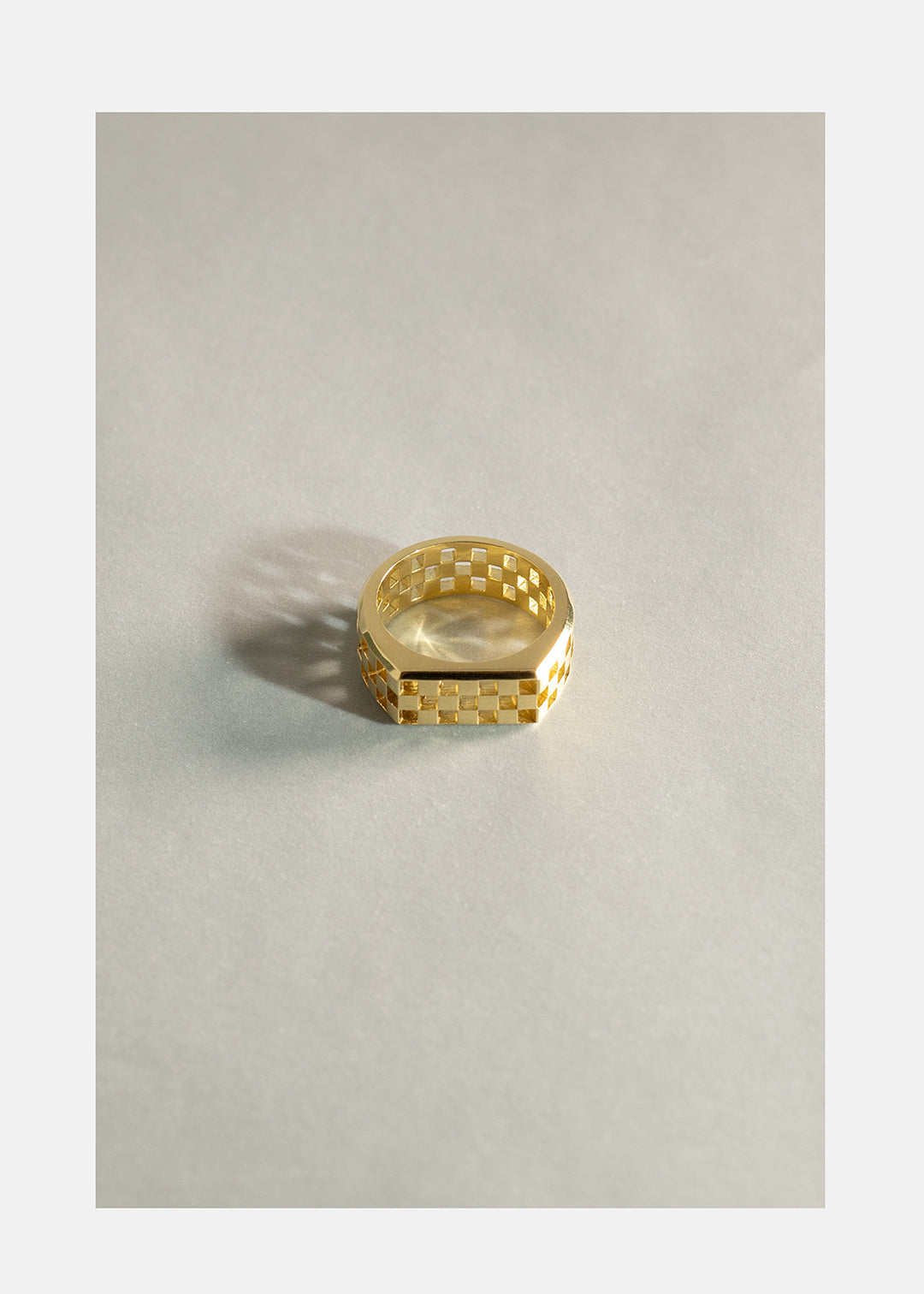 Grande Anerise Tour Signet Ring