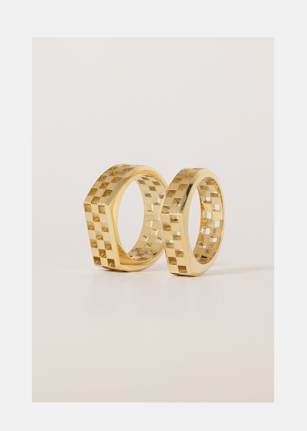 Grande Anerise Tour Signet Ring