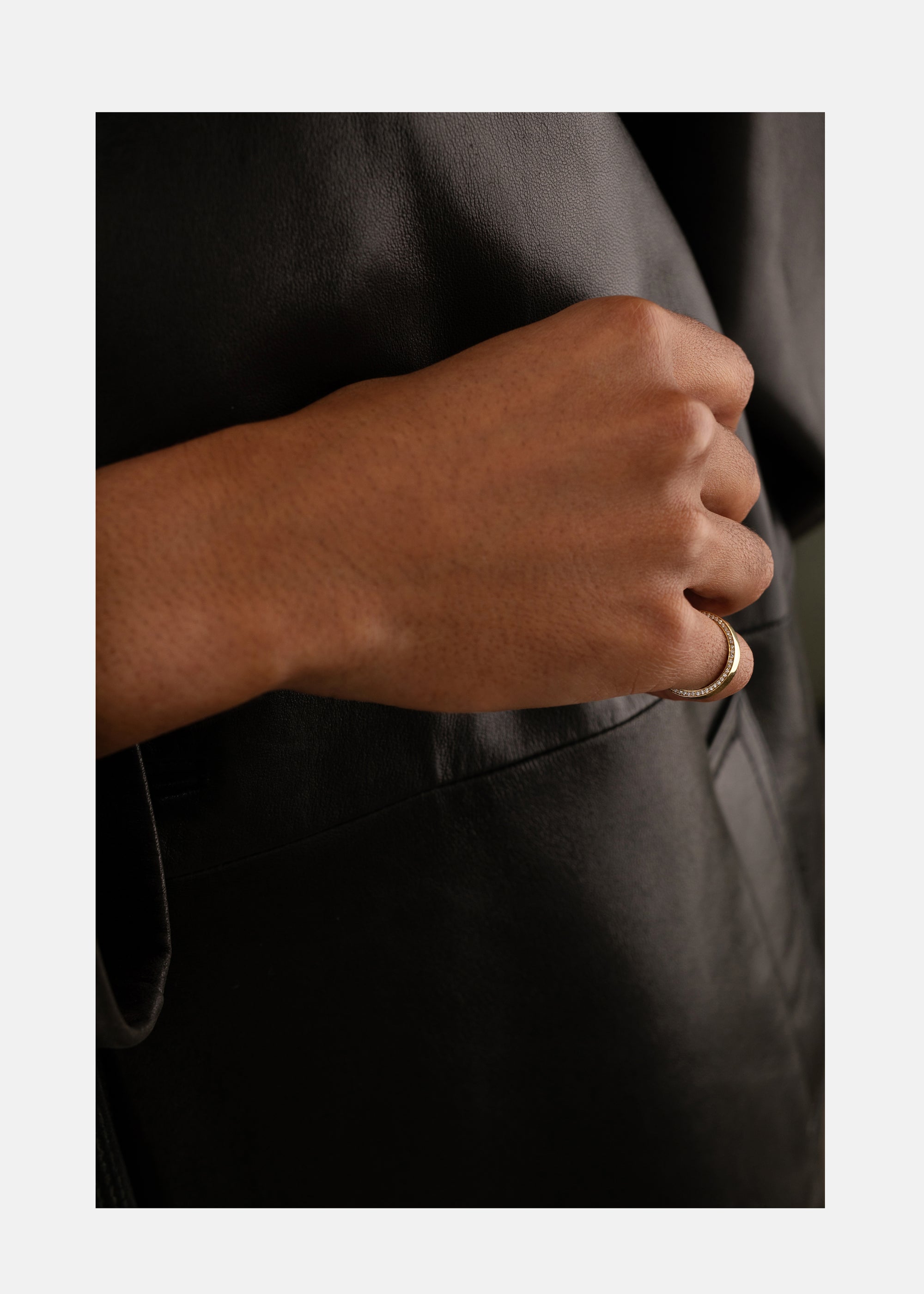Mens Mini Diamond Oasis Band