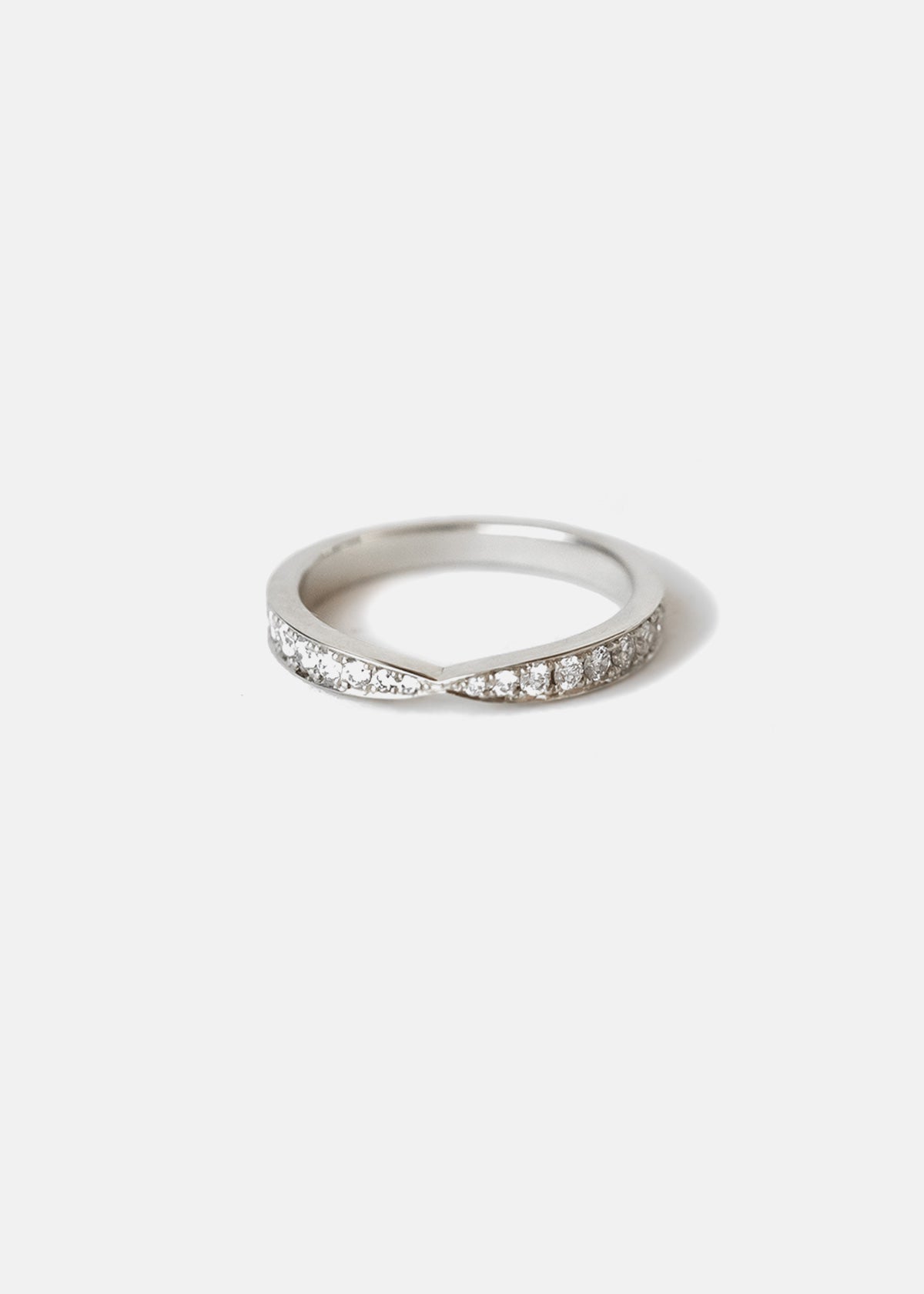 Ribbon Pavé Band