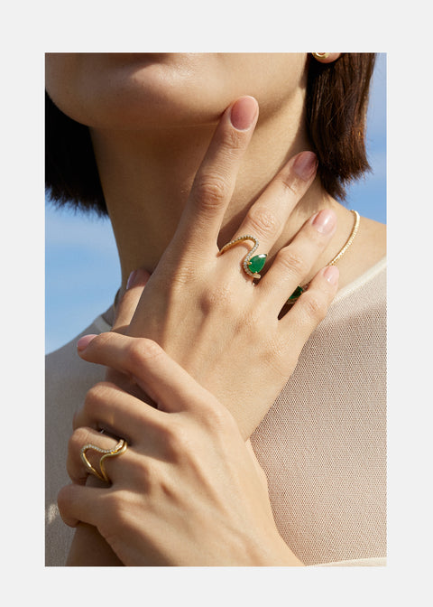 Floating Emerald Trace Pavé Ring