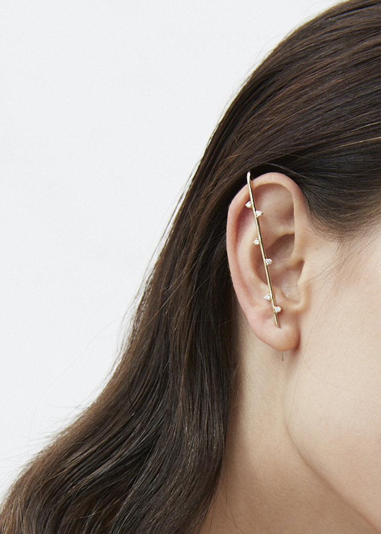 Amorét Thread Ear Pin