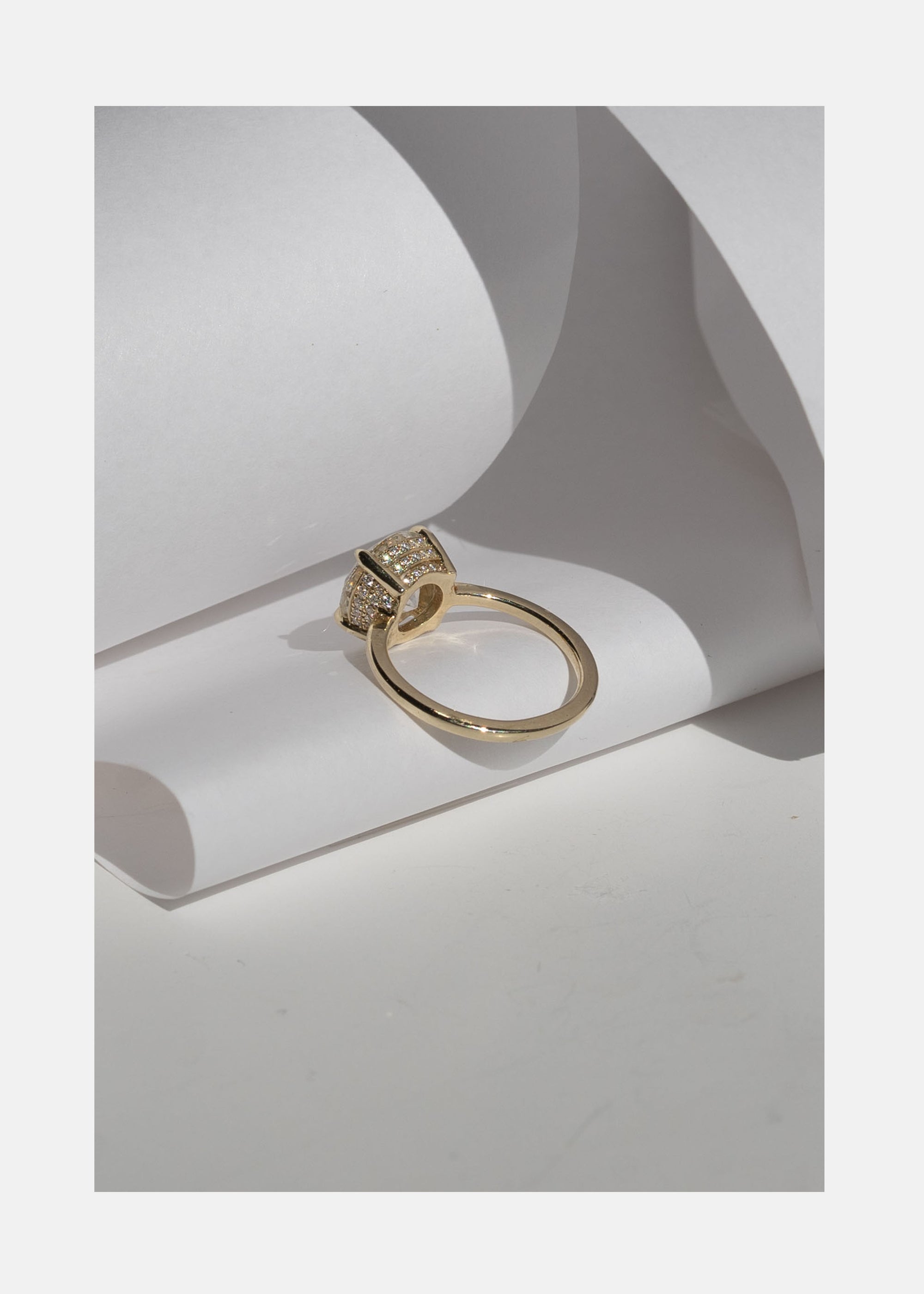 Cerré Solitaire Ring
